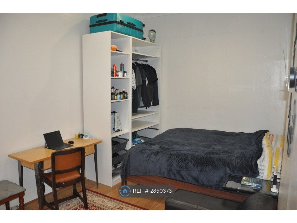 Property photo 3 of 8 Bedroom