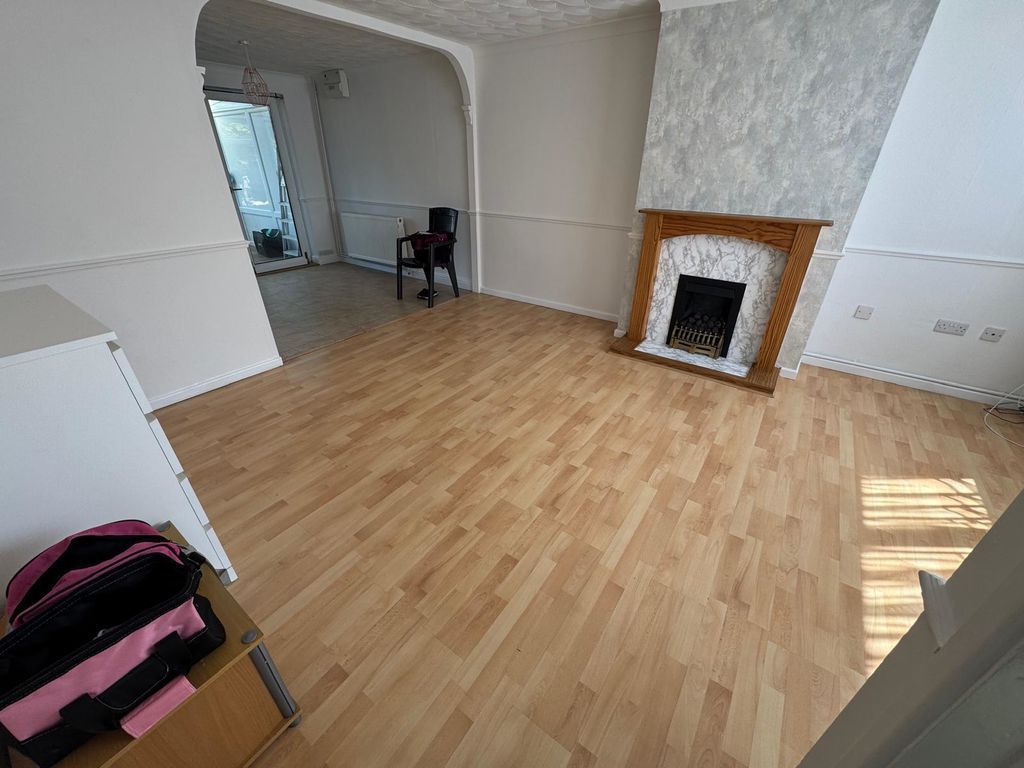 Property photo 2 of 22 Photo 10