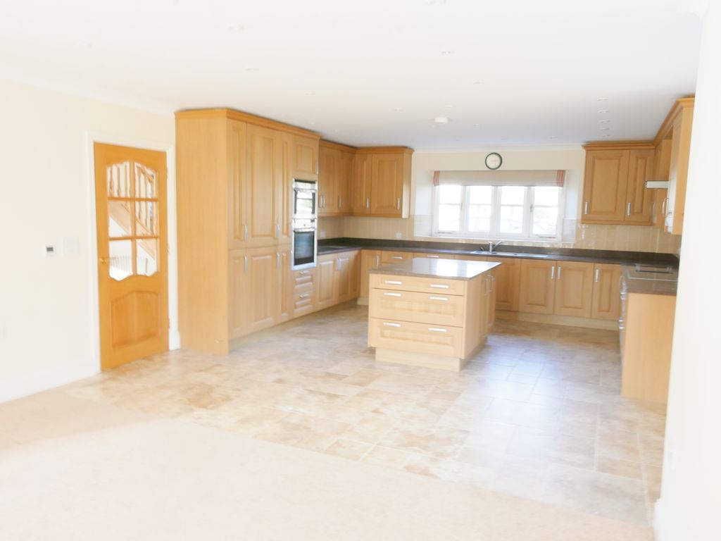 Property photo 2 of 22 Kitchen 1