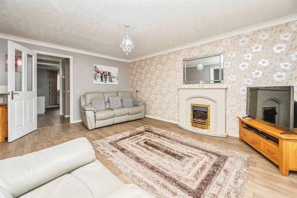 Property photo 2 of 19