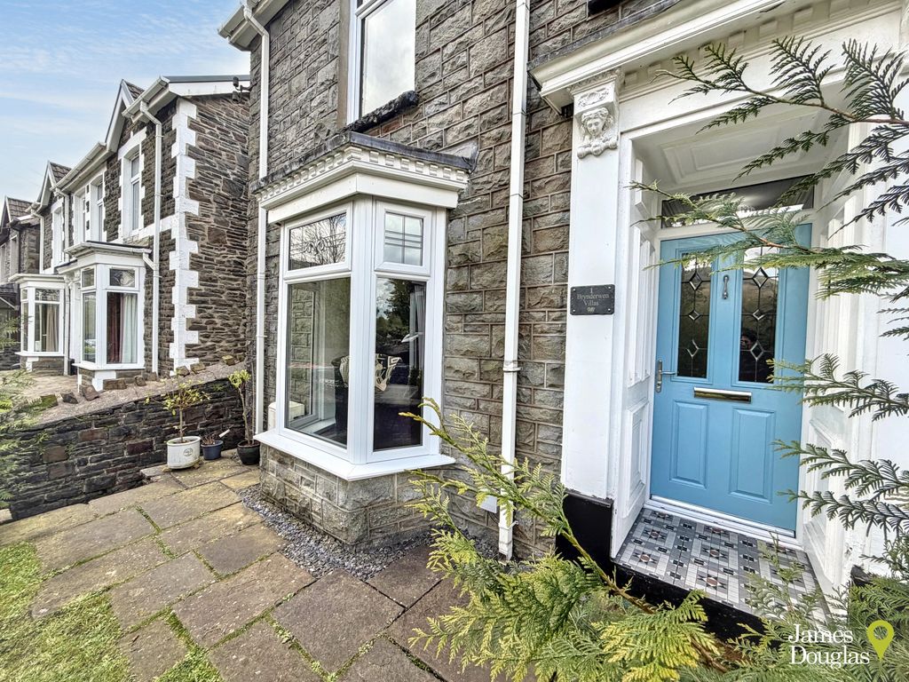 Property photo 2 of 20 Front2