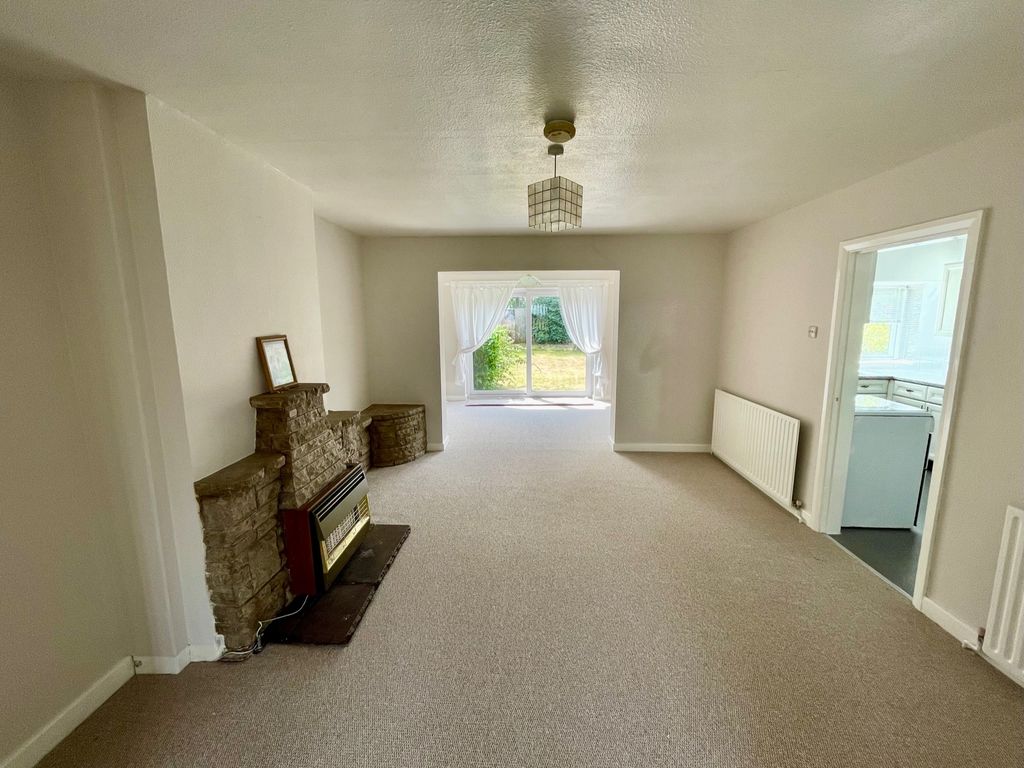 Property photo 3 of 14