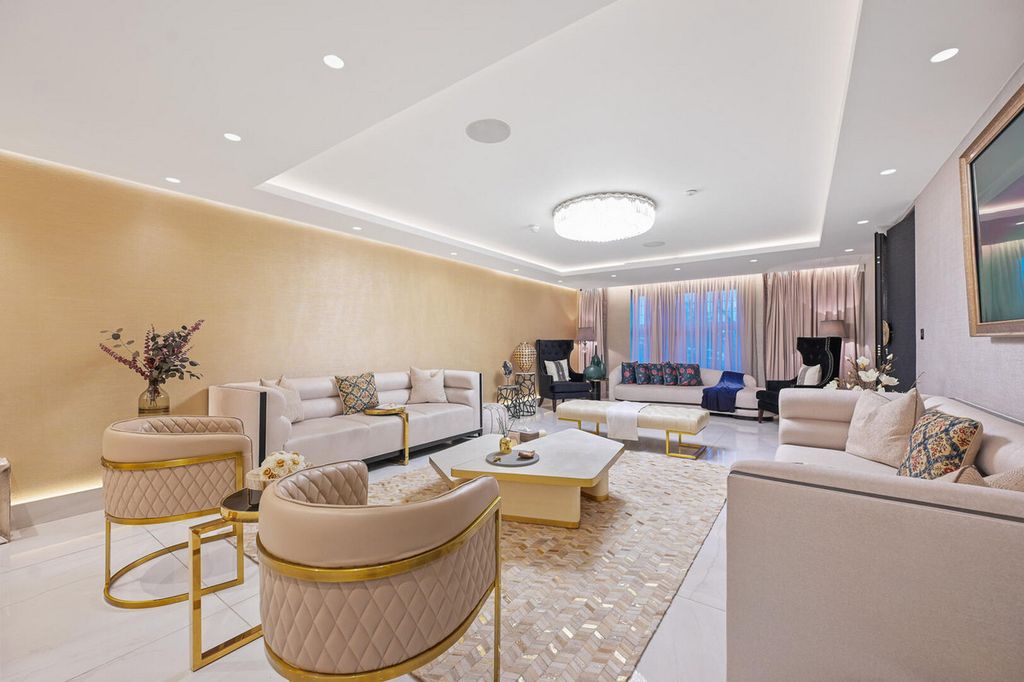 Property photo 2 of 32