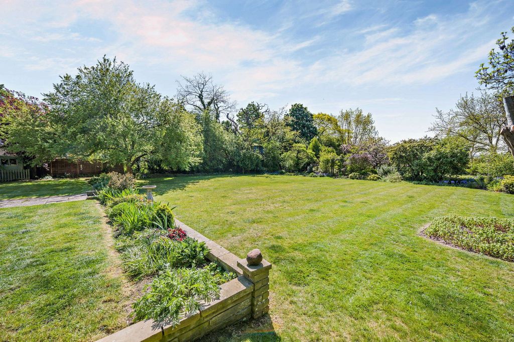 Property photo 2 of 26 Picture No. 37