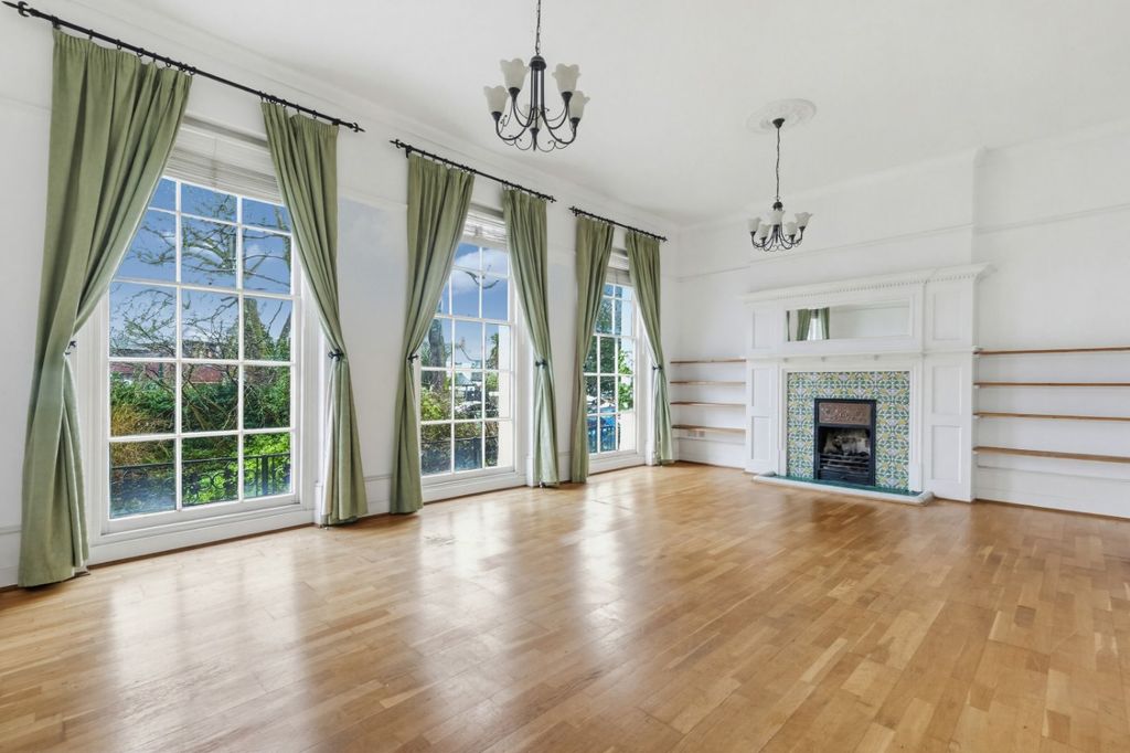 Property photo 2 of 12 Picture No. 28