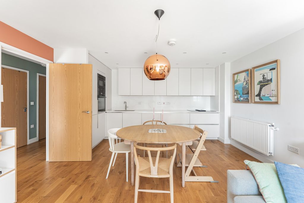Property photo 3 of 16 Reception/Kitchen