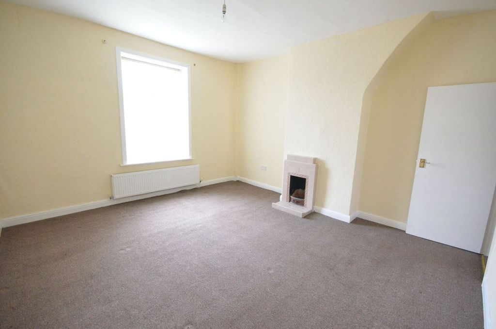 Property photo 2 of 12 Photo 9