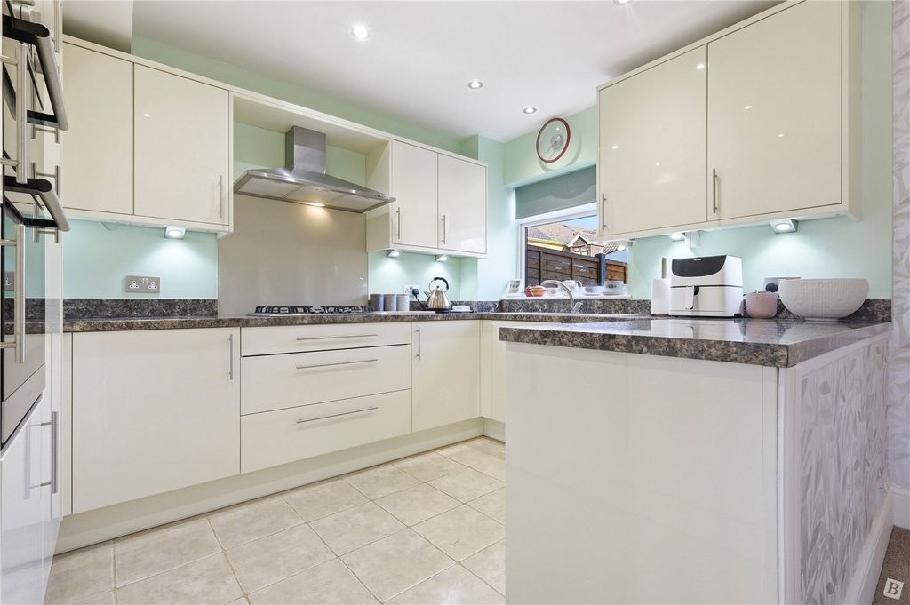 Property photo 2 of 22 Kitchen