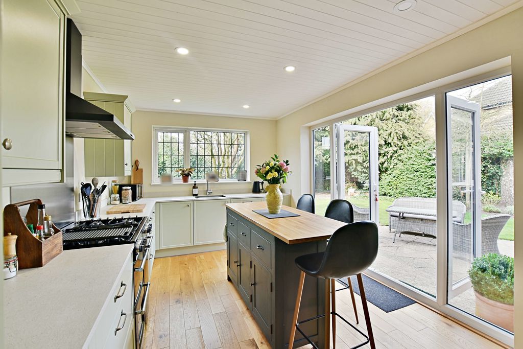 Property photo 3 of 33 Photo 13