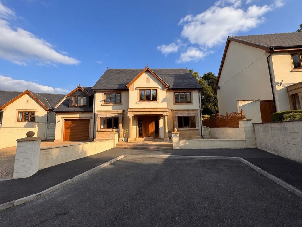 Property photo 1 of 37