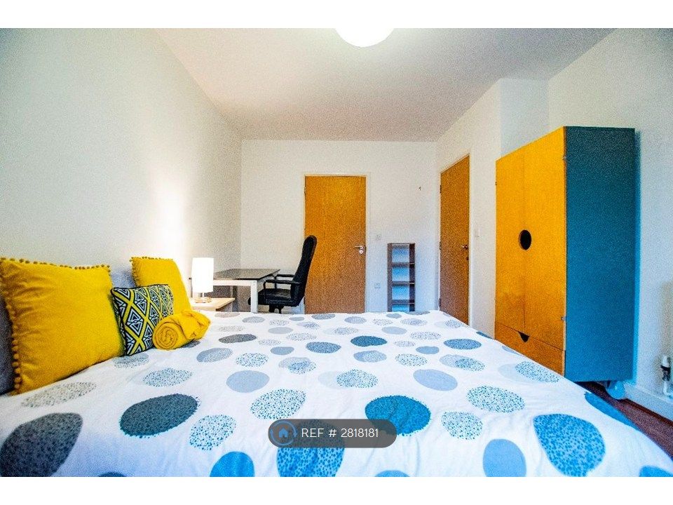 Property photo 2 of 8 Room d