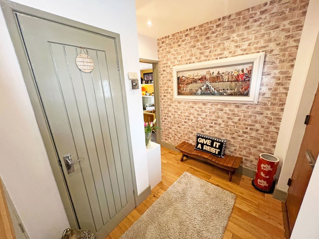 Property photo 3 of 33