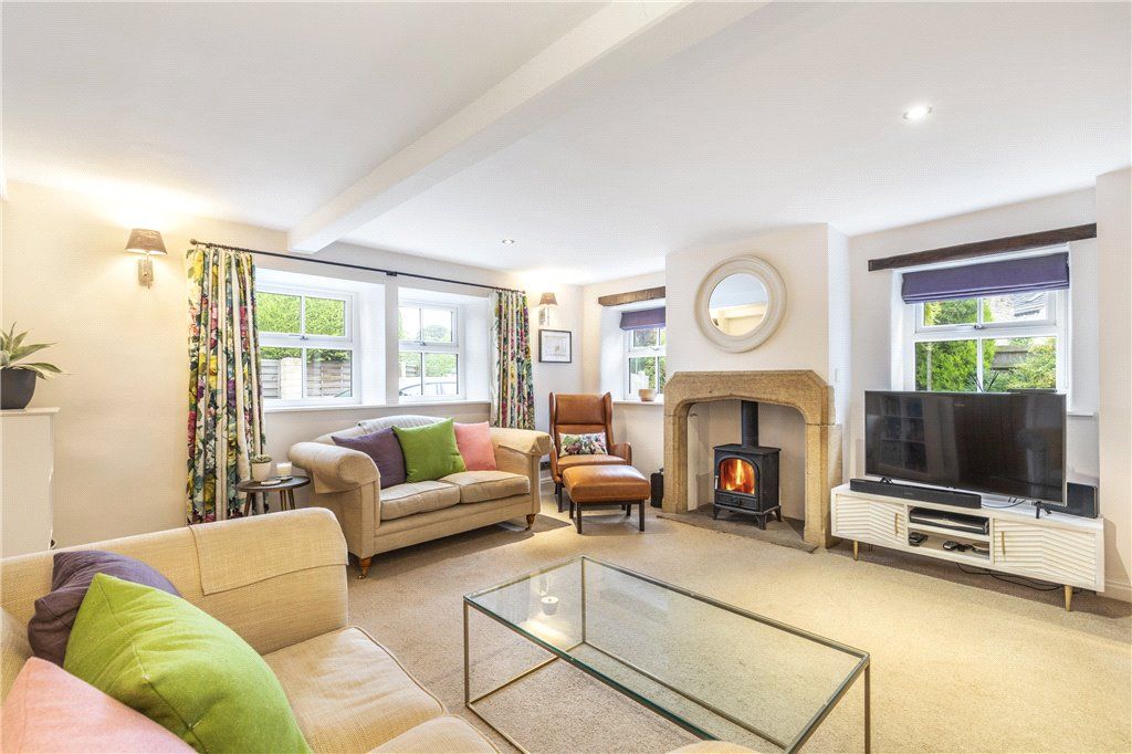 Property photo 2 of 17 Sitting Room