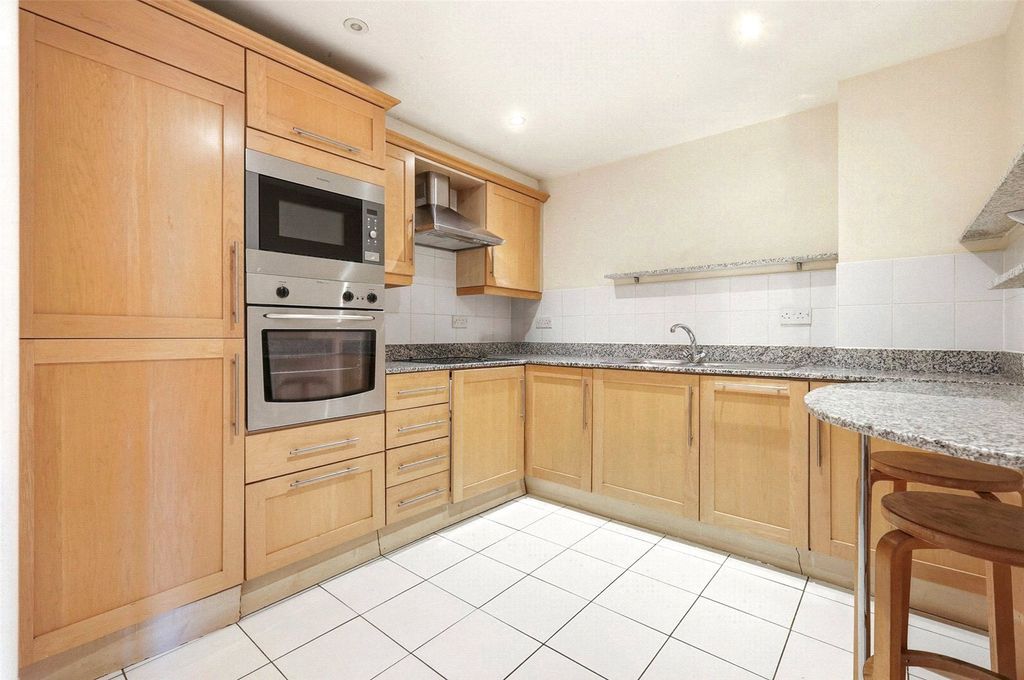 Property photo 3 of 18 Picture No. 06