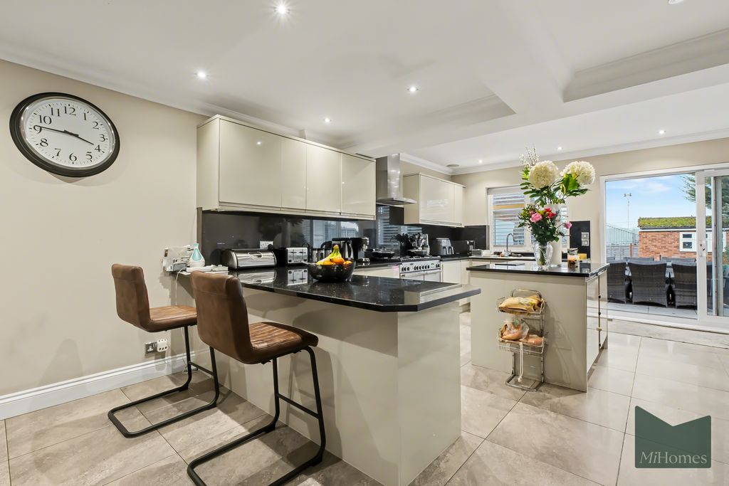 Property photo 3 of 26