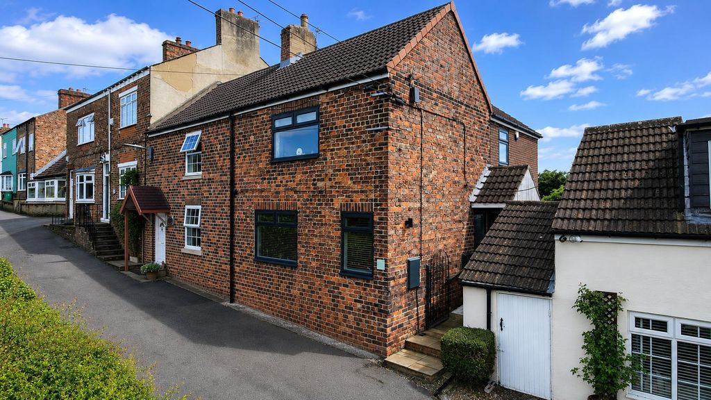 Property photo 1 of 24