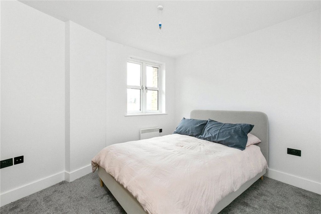 Property photo 2 of 12 Picture No. 22