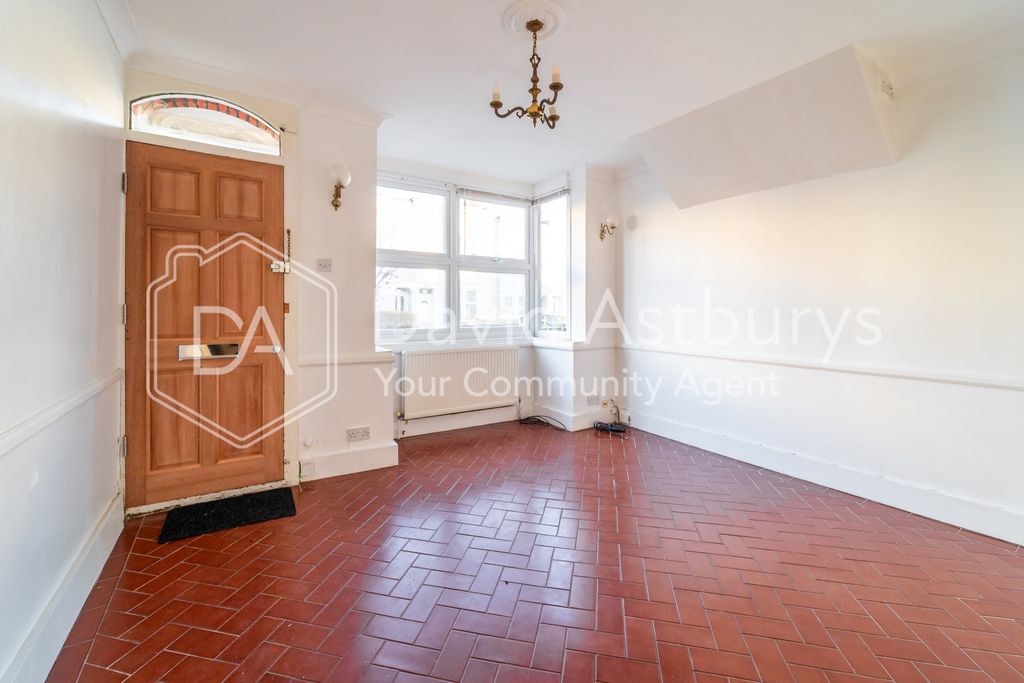 Property photo 3 of 10 Ndb02659