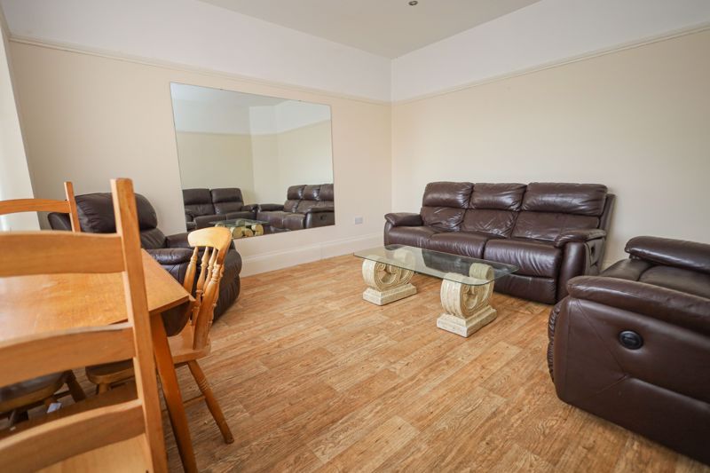 Property photo 3 of 12 Photo 4