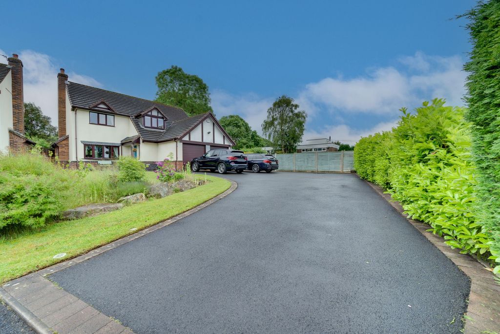 Property photo 1 of 35