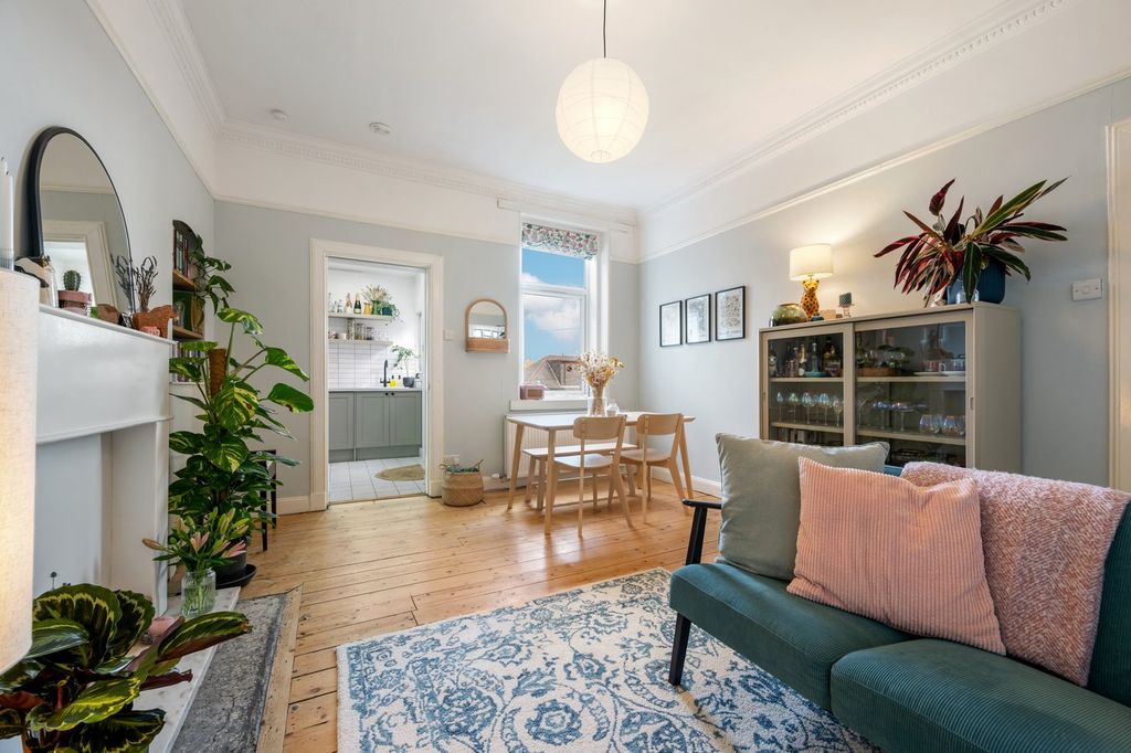 Property photo 2 of 30