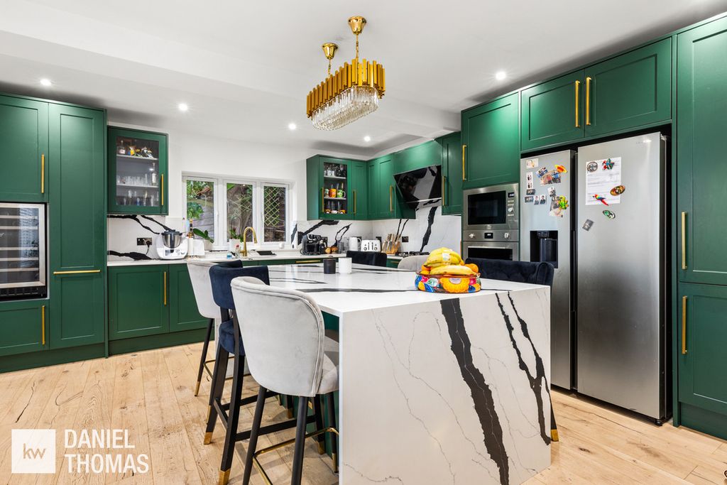 Property photo 3 of 30