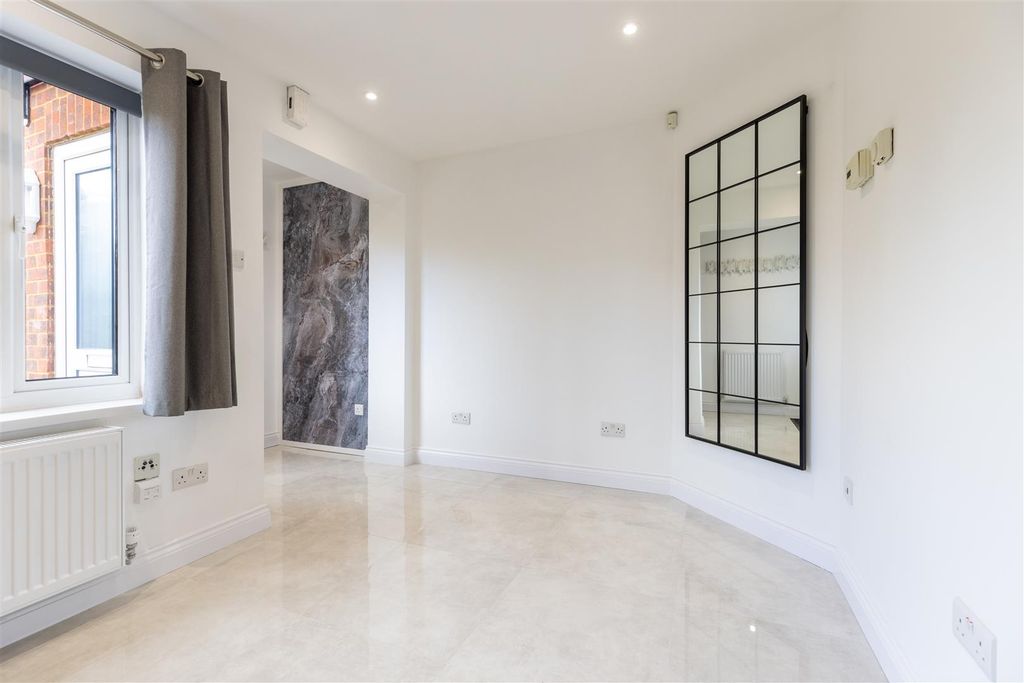 Property photo 3 of 17 0B6A9216-Hdr.Jpg