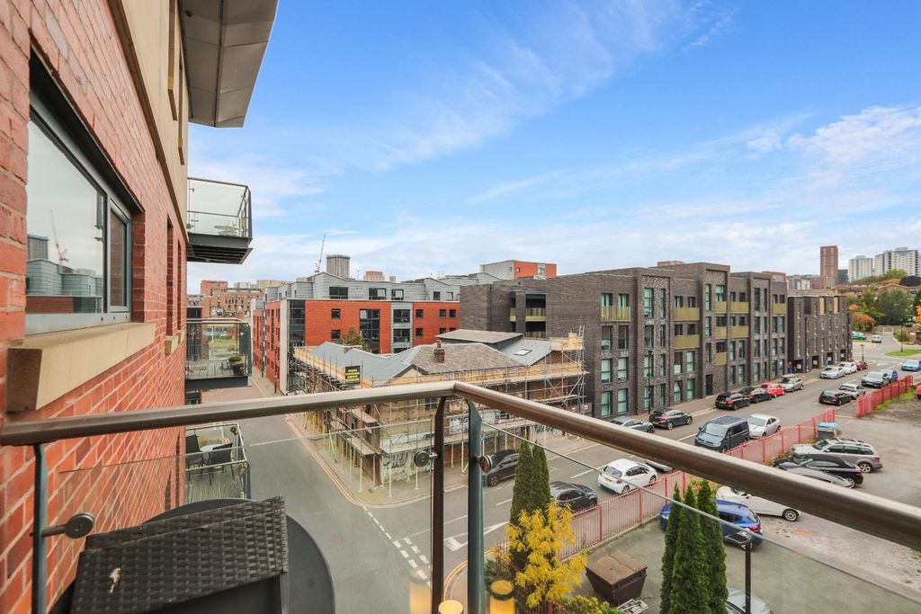 Property photo 3 of 18 Balcony