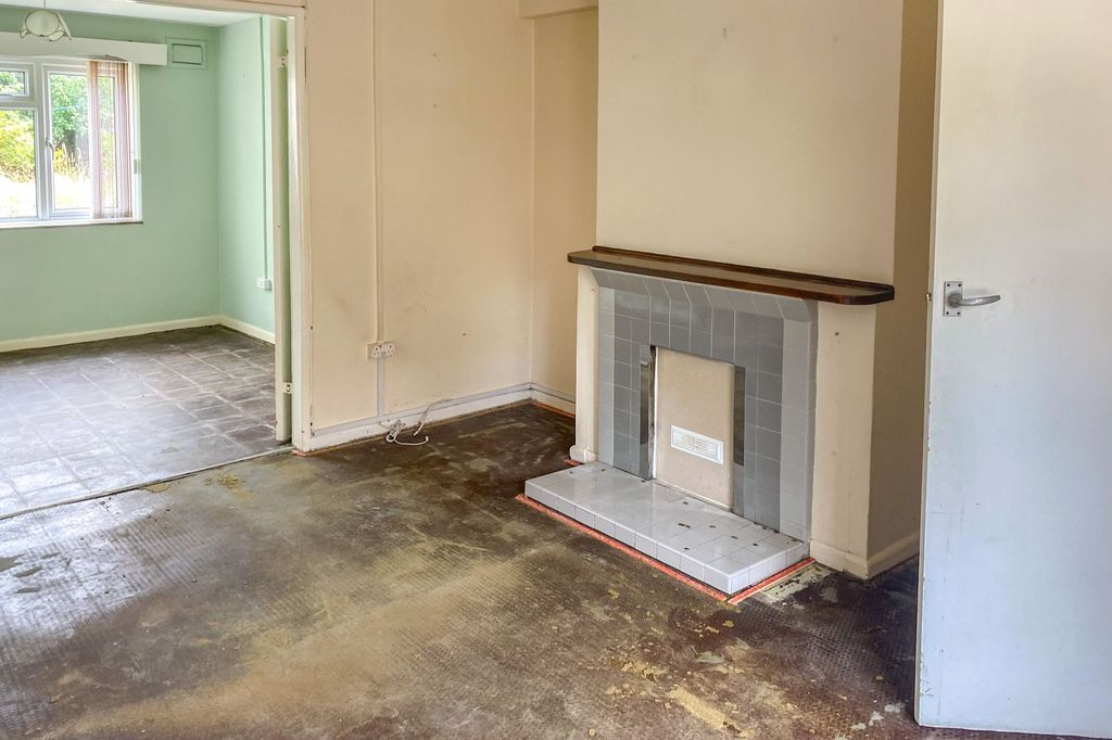 Property photo 3 of 18 1 Church Street, Ilminster, Somerset, Ta19 0Lq