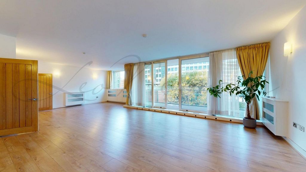 Property photo 3 of 23