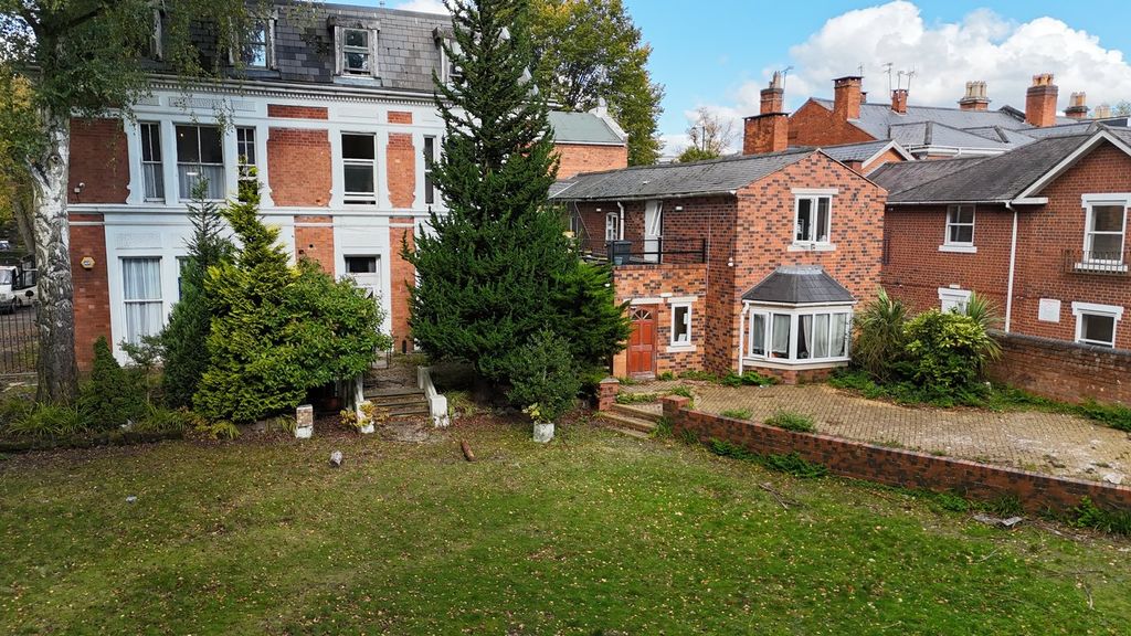 Property photo 3 of 14