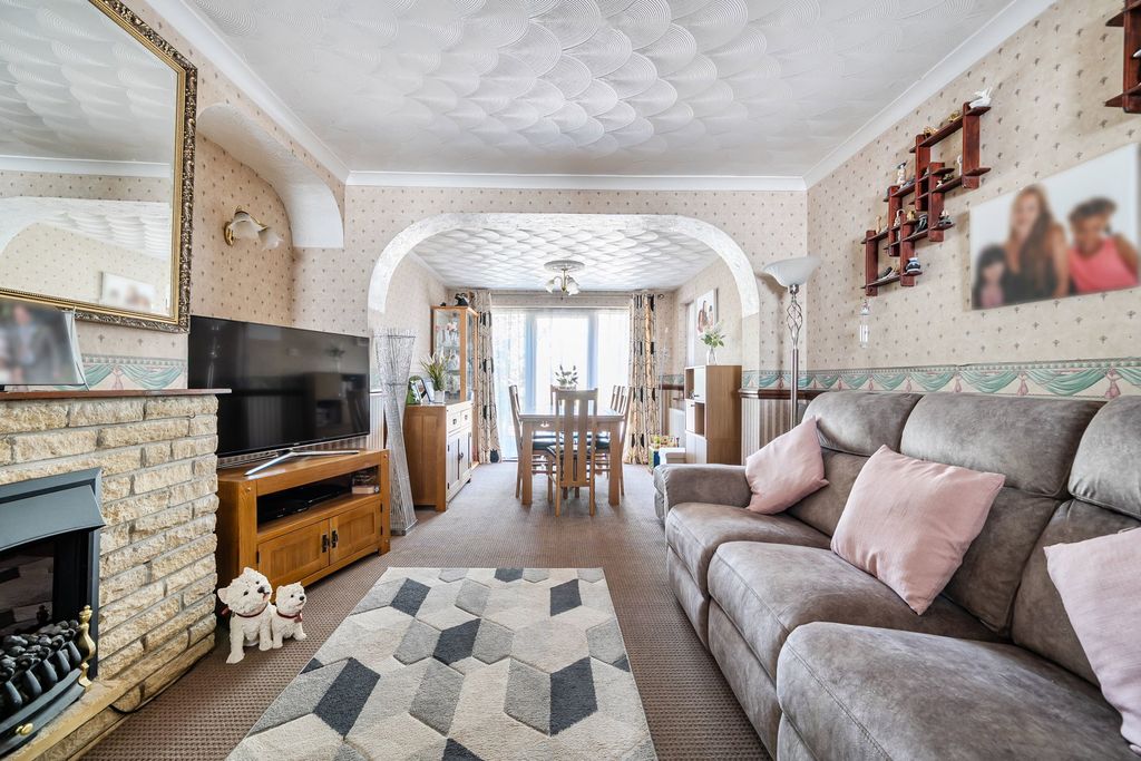 Property photo 3 of 19