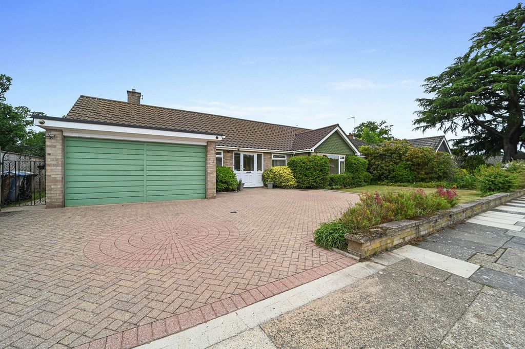 Property photo 2 of 23