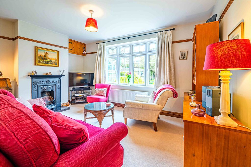 Additional image 4 of 3 bed semi-detached house for saleTring Road, Dunstable, Central Bedfordshire LU6
