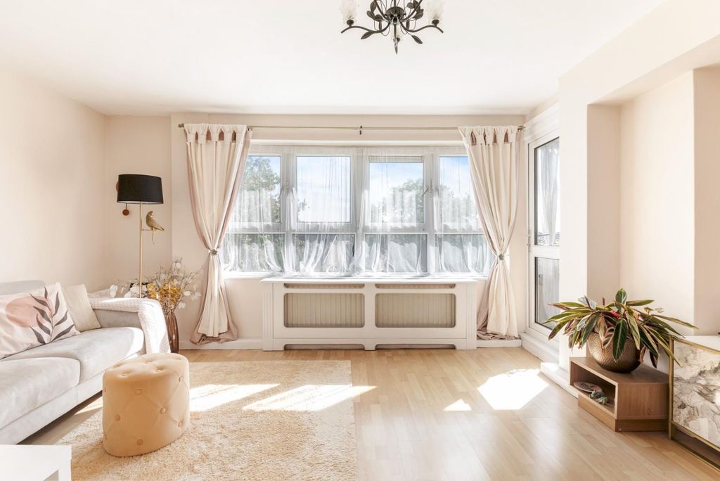 Property photo 2 of 10 Merland Rise  143  (4).Jpg