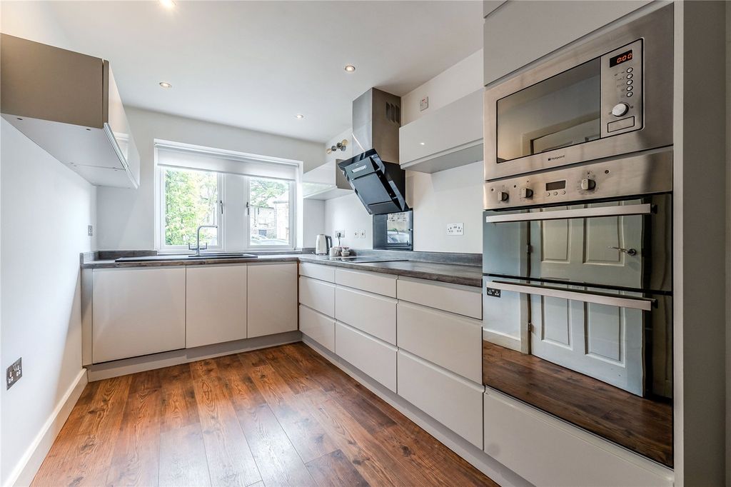 Property photo 2 of 17 Dining Kitchen