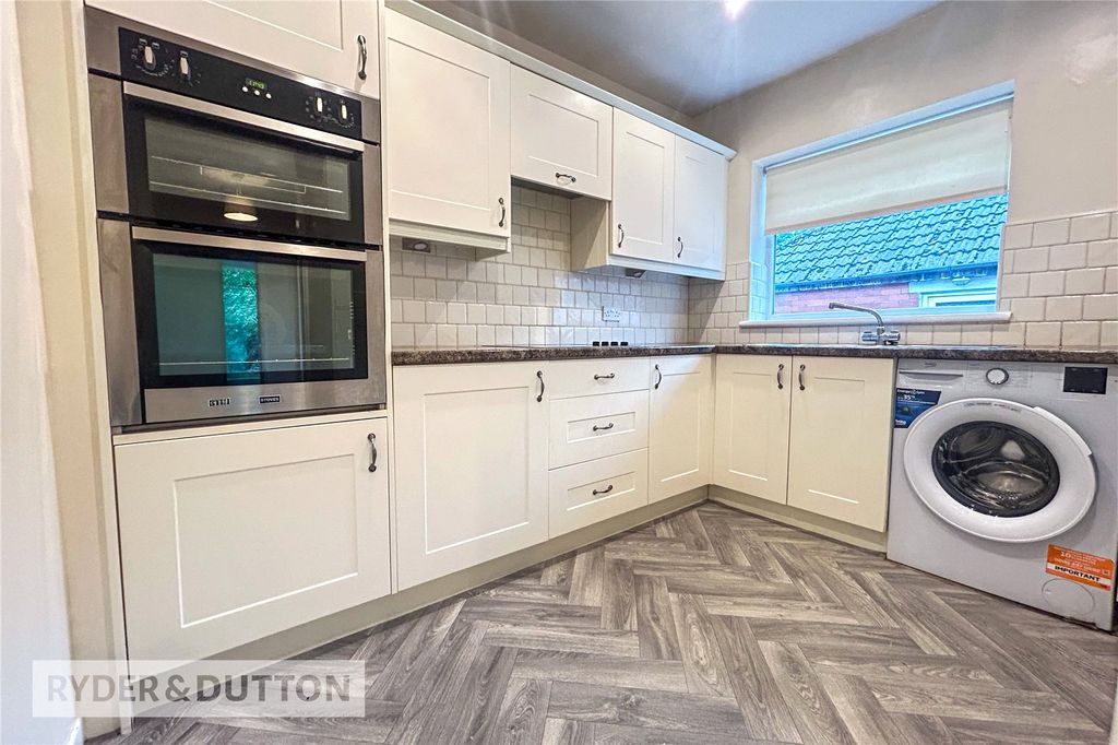 Property photo 2 of 14 Kitchen