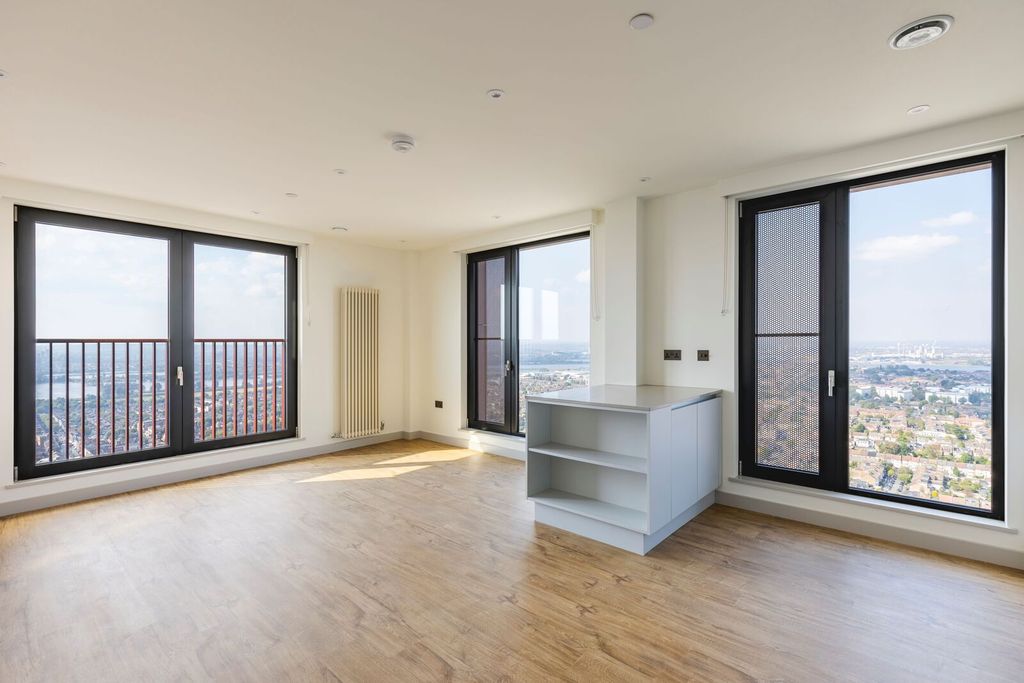 Property photo 1 of 35