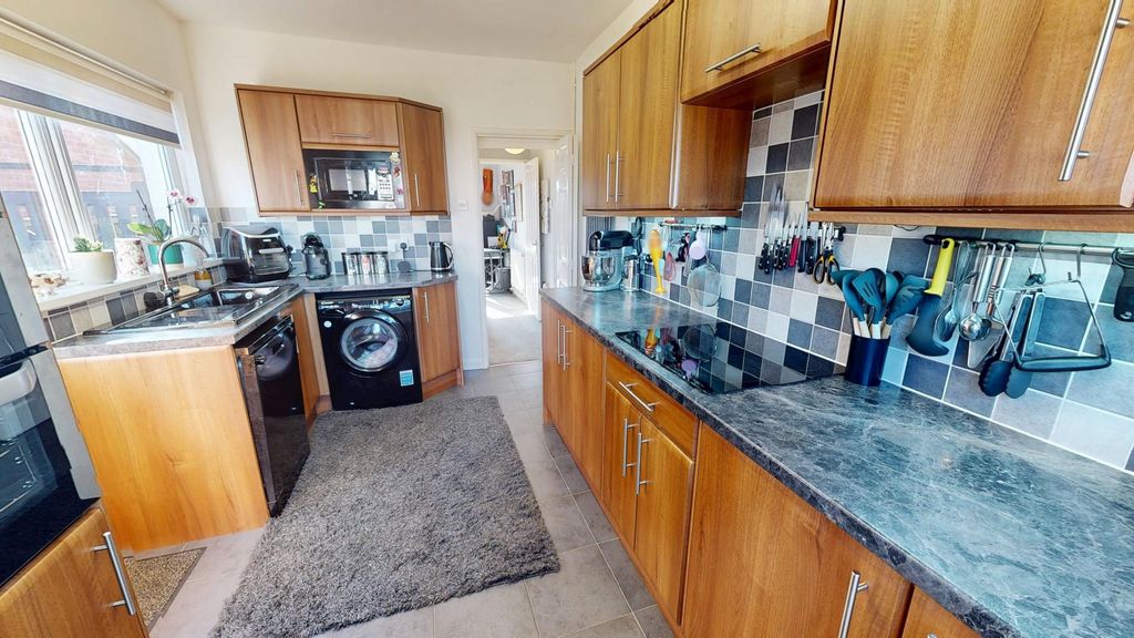 Property photo 3 of 16 Photo 10