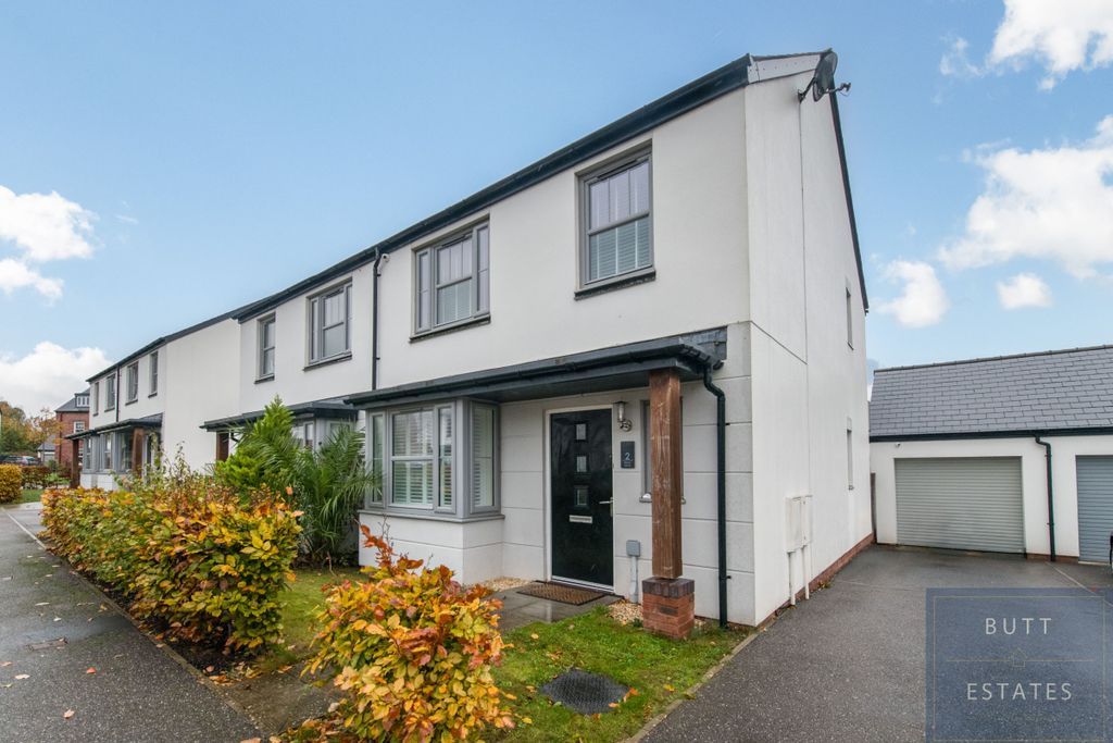 Property photo 2 of 21