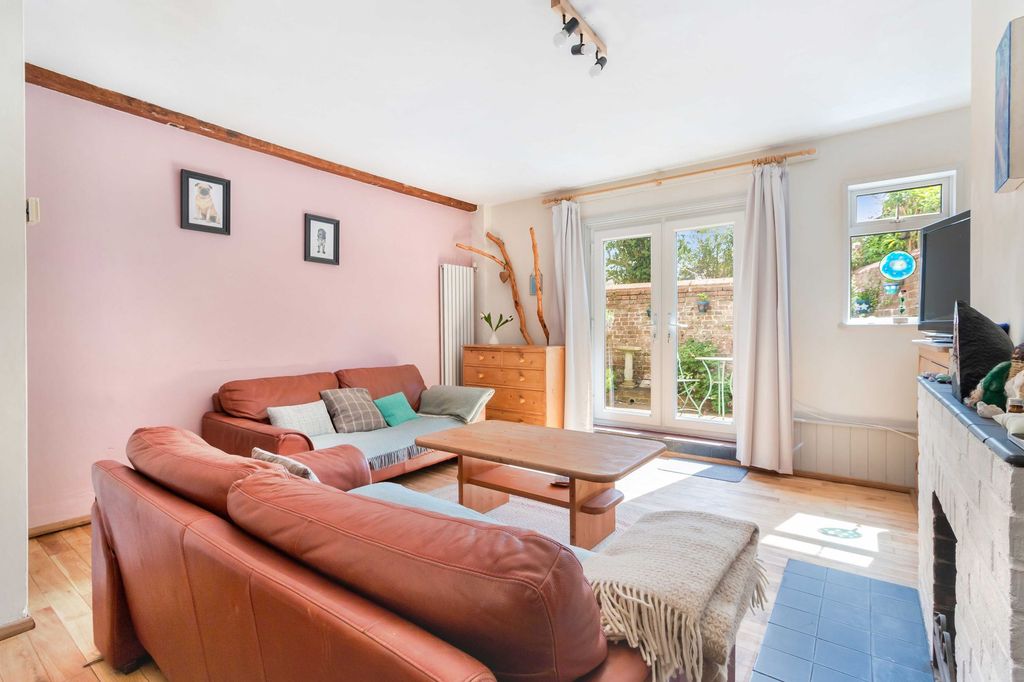 Property photo 3 of 35