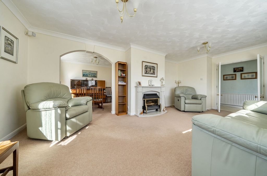 Property photo 2 of 22