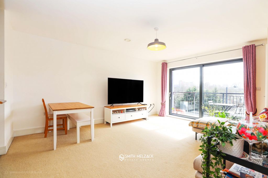 Property photo 3 of 12