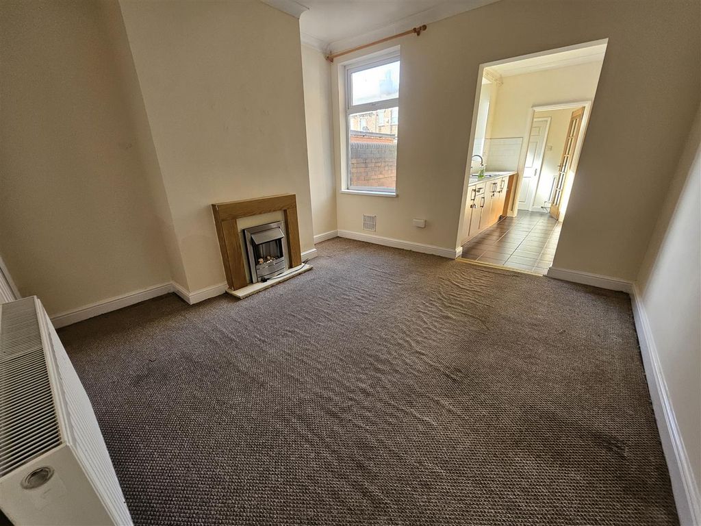 Property photo 3 of 8 Dining Room
