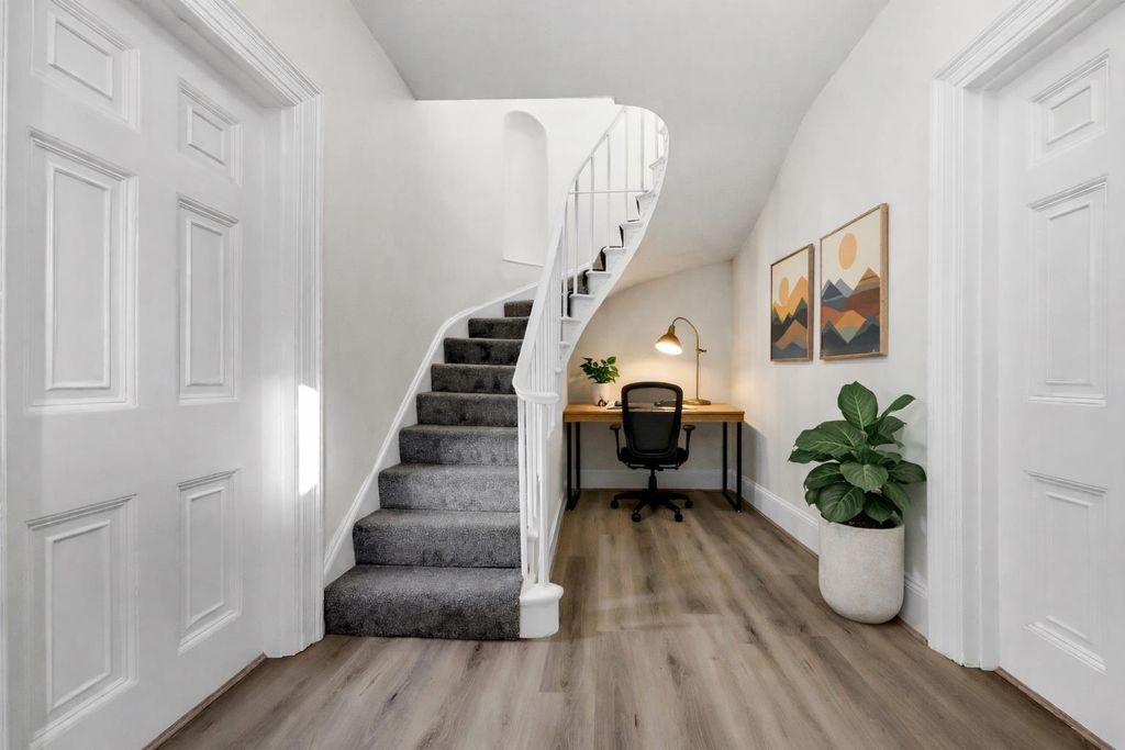 Property photo 1 of 17 A.Png