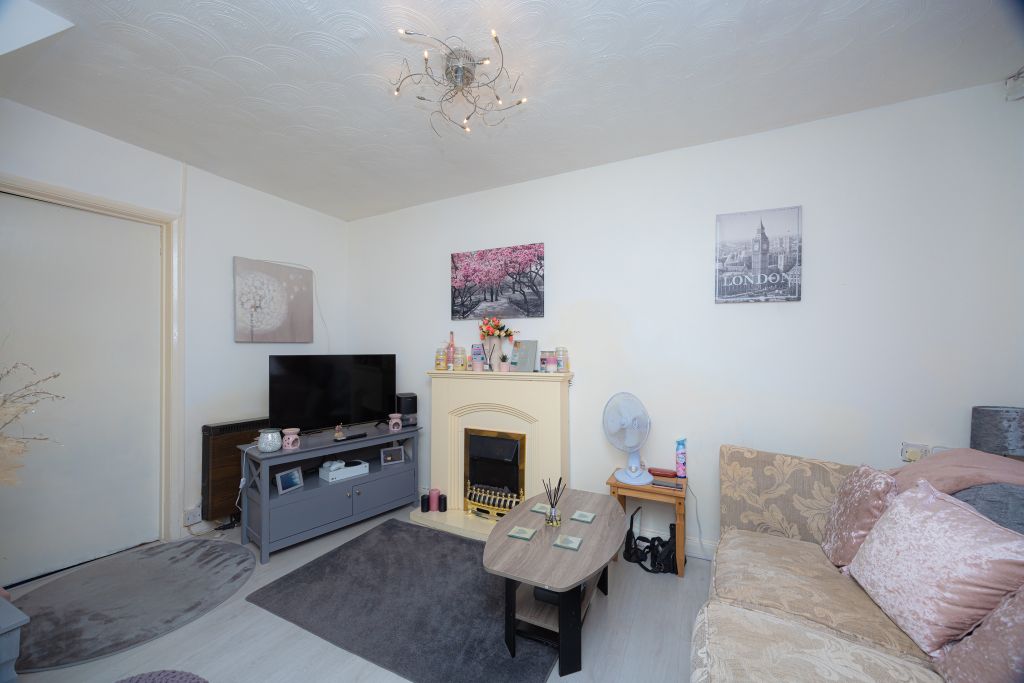 Property photo 3 of 25