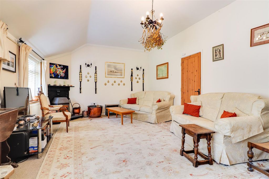 Property photo 3 of 35 Img (11).Jpg