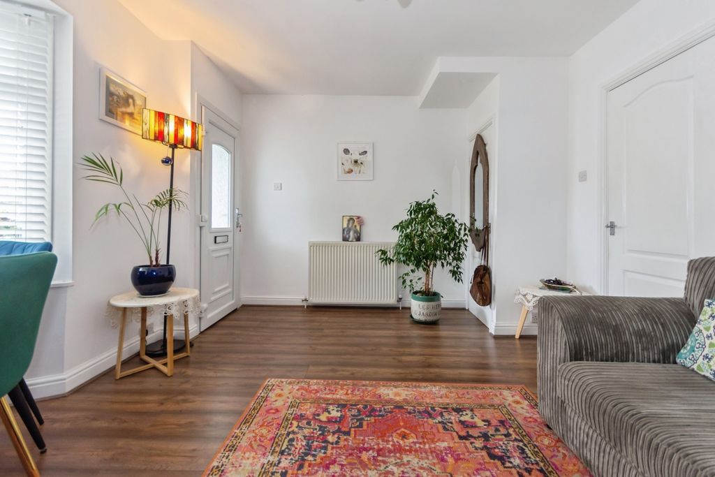 Property photo 2 of 22 Pbox-Img.Jpg