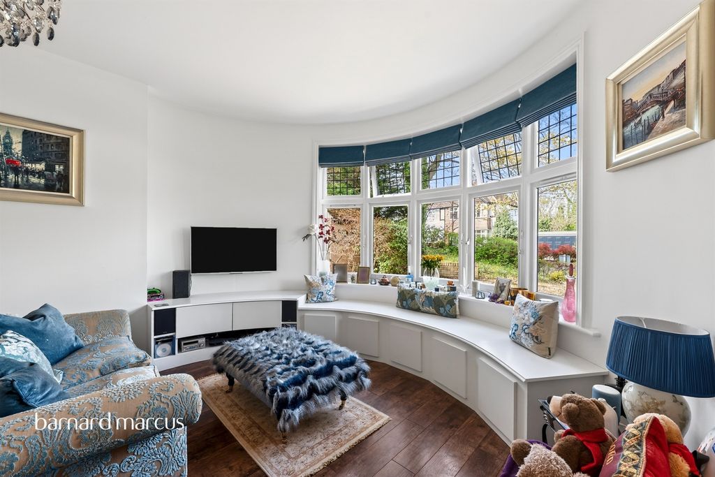 Property photo 3 of 24