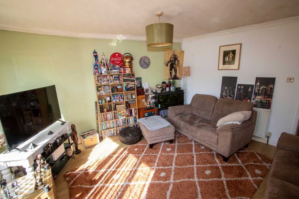 Property photo 3 of 24